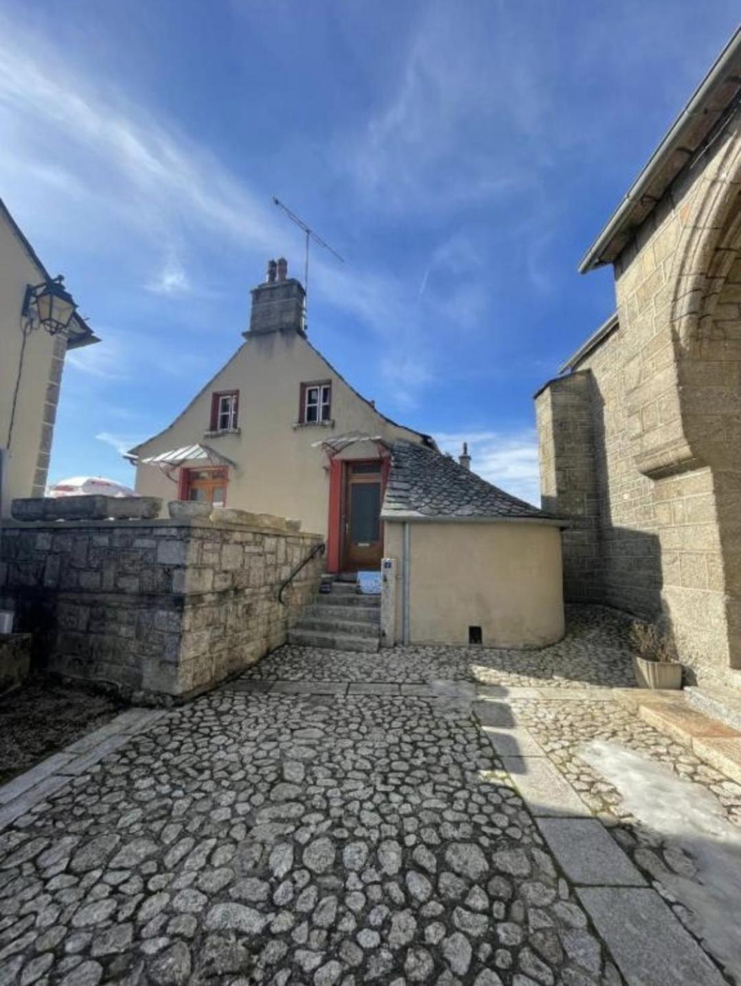 Maison La Vie De L'Aubrac - Gite Lo Bel Peis Saint-Symphorien-de-Thenieres Buitenkant foto