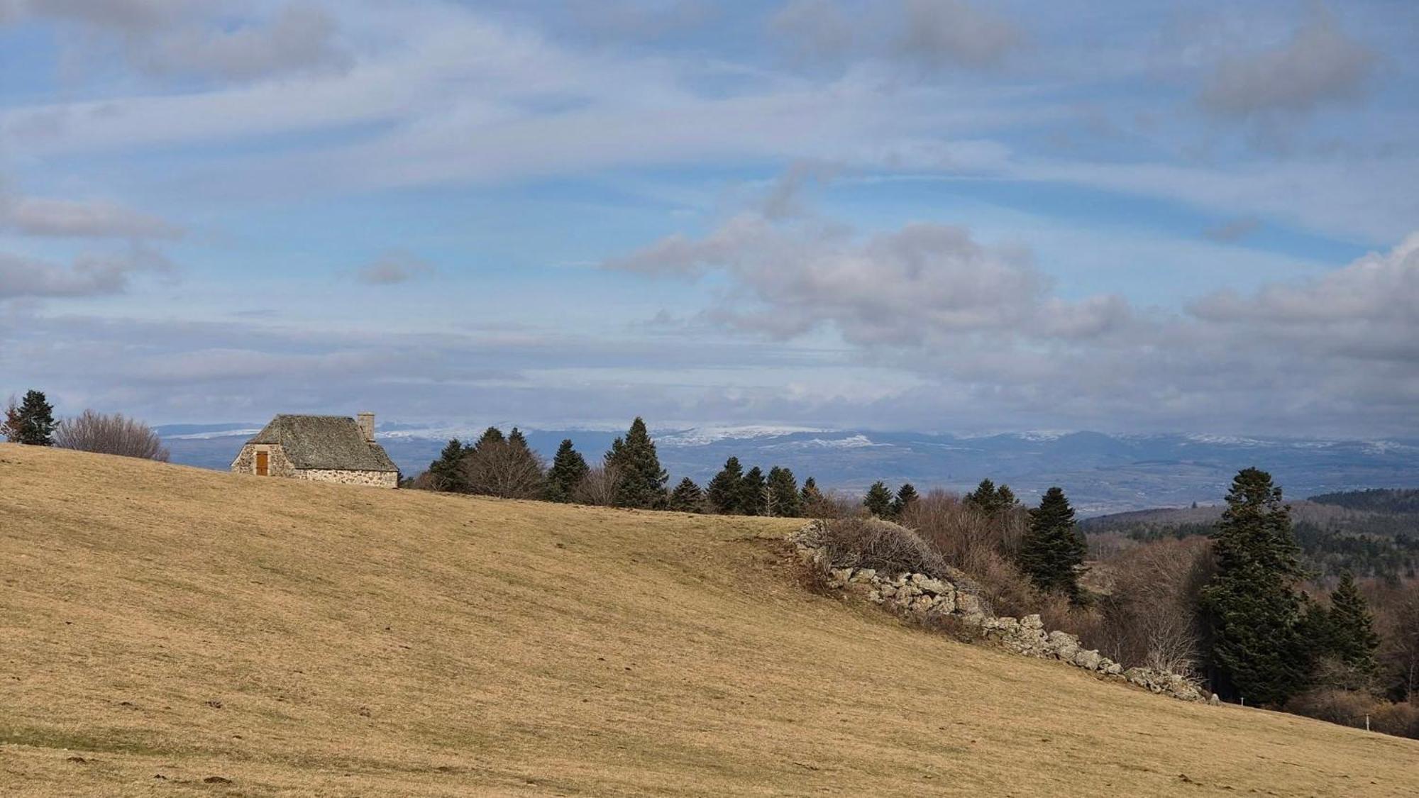 Maison La Vie De L'Aubrac - Gite Lo Bel Peis Saint-Symphorien-de-Thenieres Buitenkant foto